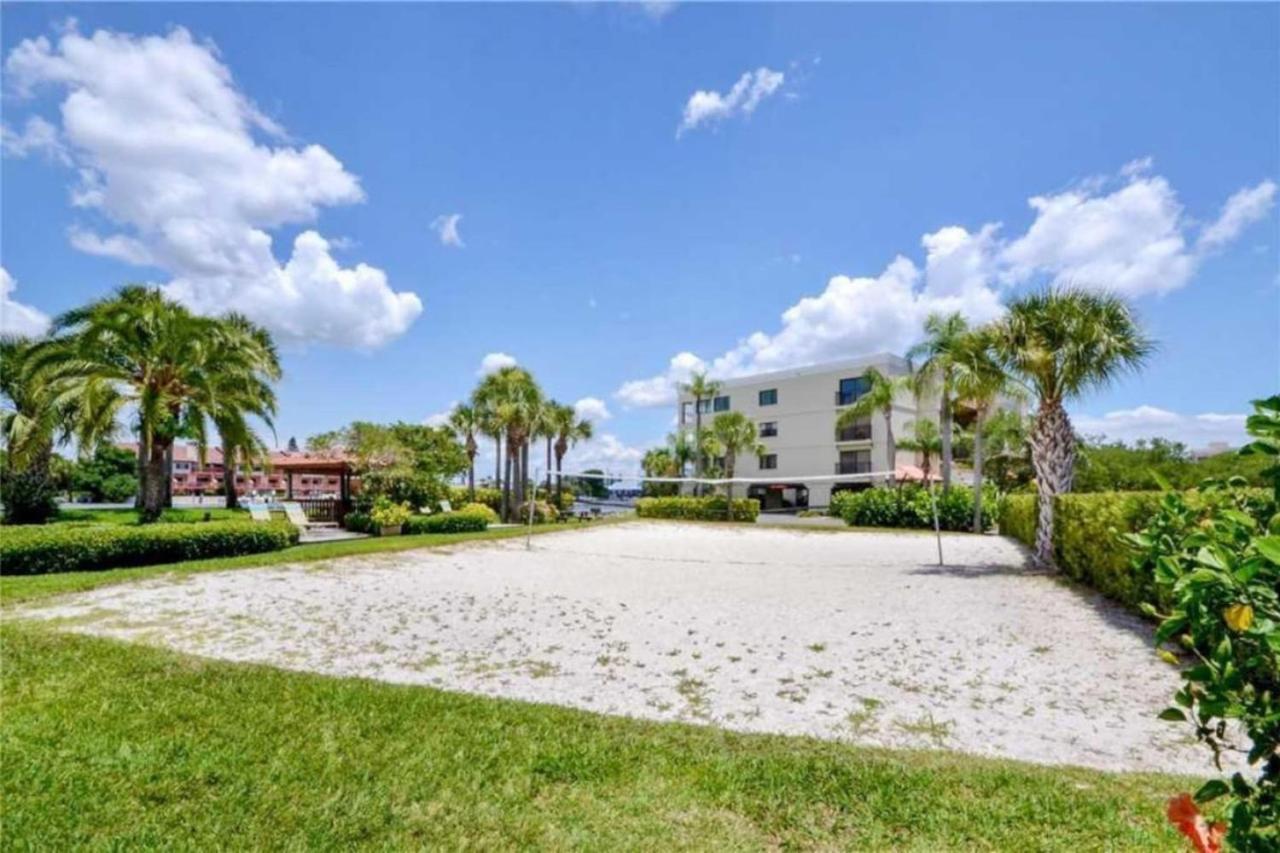 Lands End Beachfront Elegance Top Floor Corner Villa St. Pete Beach Exterior photo